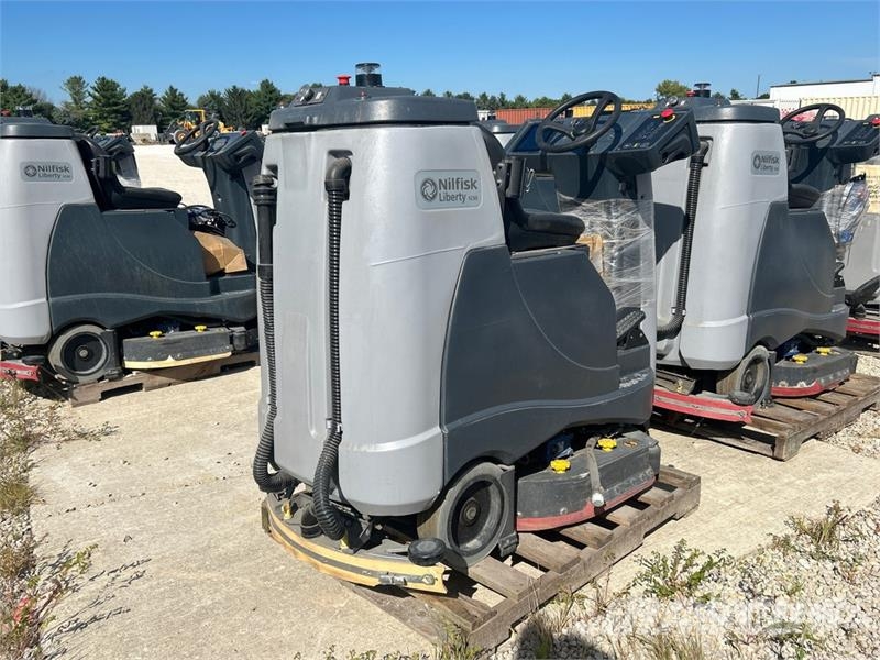 Nilfisk Liberty SC60 X71D Ride-On Electric Floor Scrubber 其他拖车