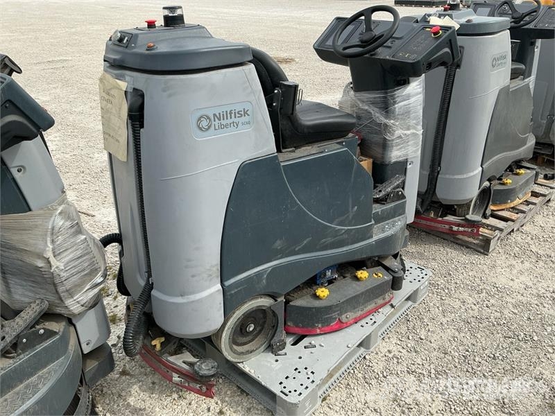 Nilfisk Liberty SC60 X71D Ride-On Electric Floor Scrubber Ostale prikolice