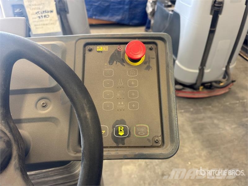 Nilfisk Liberty SC60 X71D Ride-On Electric Floor Scrubber Diger römorklar