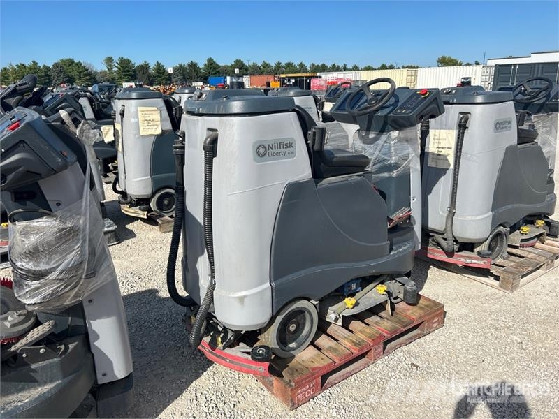 Nilfisk Liberty SC60 X71D Ride-On Electric Floor Scrubber 其他拖车