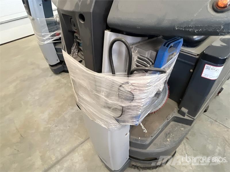 Nilfisk Liberty SC60 X71D Ride-On Electric Floor Scrubber Další přívěsné vozíky
