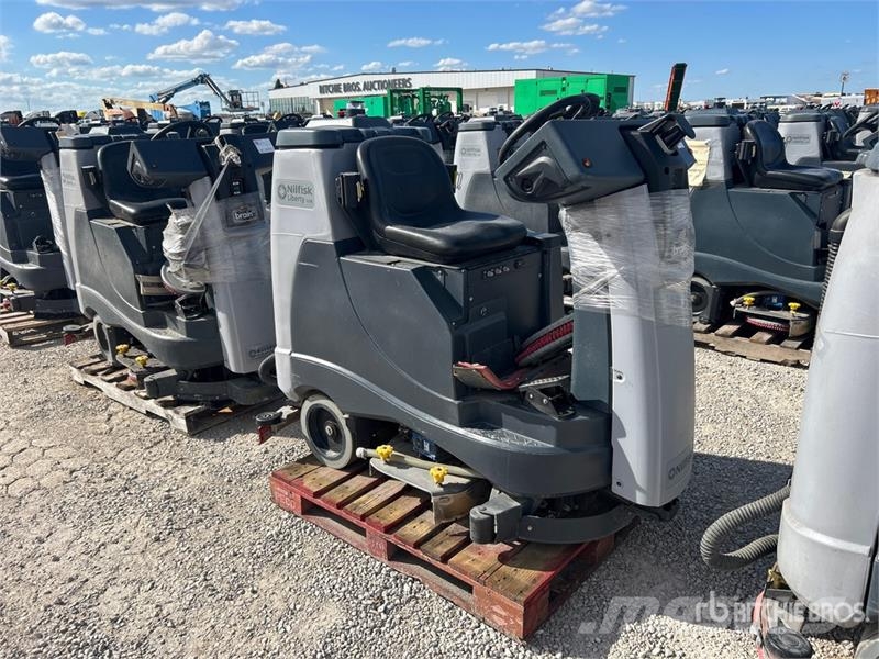 Nilfisk Liberty SC60 X71D Ride-On Electric Floor Scrubber 其他拖车