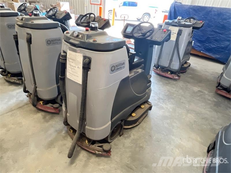 Nilfisk Liberty SC60 X71D Ride-On Electric Floor Scrubber Další přívěsné vozíky