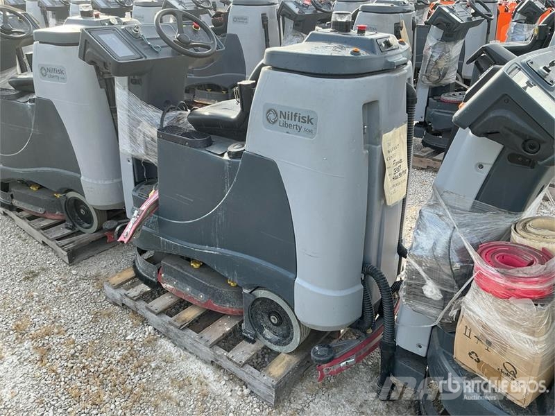 Nilfisk Liberty SC60 X71D Ride-On Electric Floor Scrubber Muut perävaunut