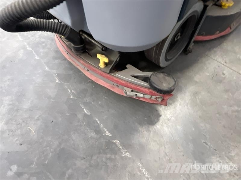 Nilfisk Liberty SC60 X71D Ride-On Electric Floor Scrubber Další přívěsné vozíky