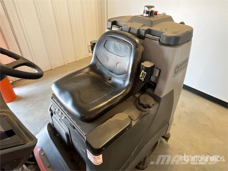 Nilfisk Liberty SC60 X71D Ride-On Electric Floor Scrubber Další přívěsné vozíky