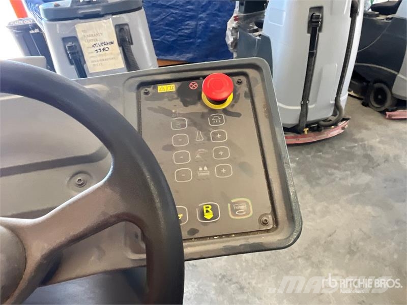 Nilfisk Liberty SC60 X71D Ride-On Electric Floor Scrubber Další přívěsné vozíky