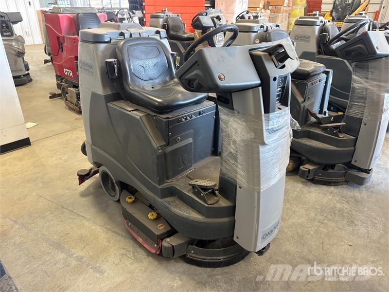 Nilfisk Liberty SC60 X71D Ride-On Electric Floor Scrubber Diger römorklar