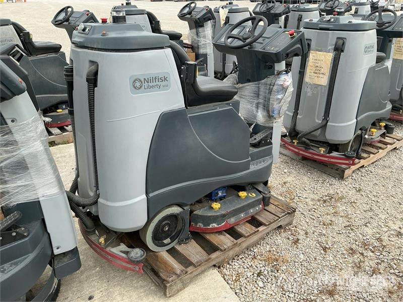 Nilfisk Liberty SC60 X71D Ride-On Electric Floor Scrubber Ostale prikolice