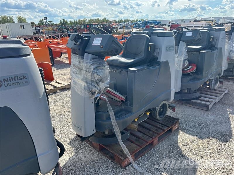Nilfisk Liberty SC60 X71D Ride-On Electric Floor Scrubber 其他拖车