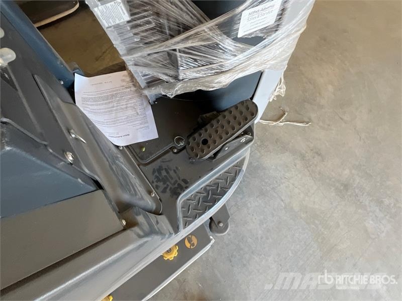 Nilfisk Liberty SC60 X71D Ride-On Electric Floor Scrubber Další přívěsné vozíky