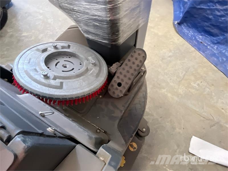 Nilfisk Liberty SC60 X71D Ride-On Electric Floor Scrubber Další přívěsné vozíky