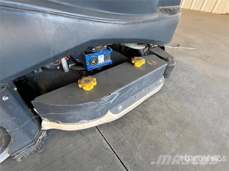 Nilfisk Liberty SC60 X71D Ride-On Electric Floor Scrubber Další přívěsné vozíky
