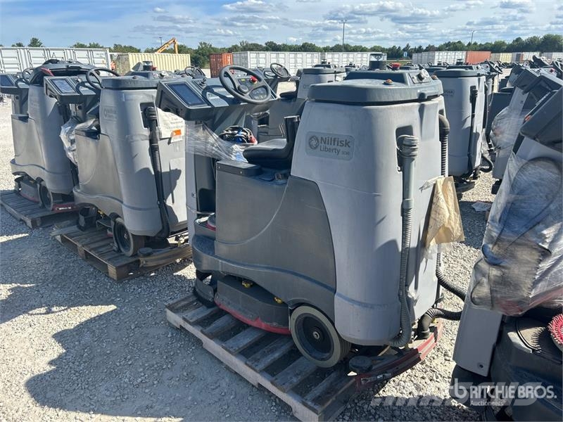 Nilfisk Liberty SC60 X71D Ride-On Electric Floor Scrubber Outros reboques
