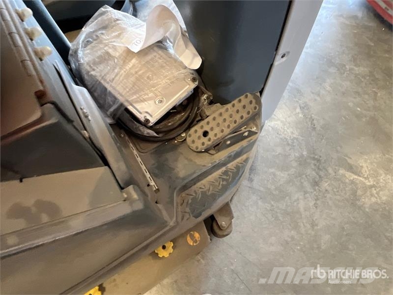 Nilfisk Liberty SC60 X71D Ride-On Electric Floor Scrubber Další přívěsné vozíky