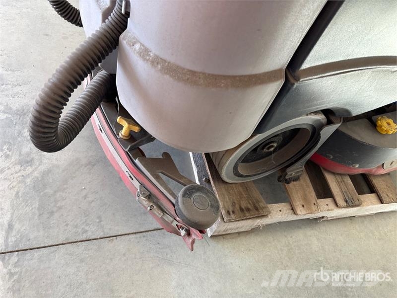 Nilfisk Liberty SC60 X71D Ride-On Electric Floor Scrubber Λοιπές ρυμούλκες