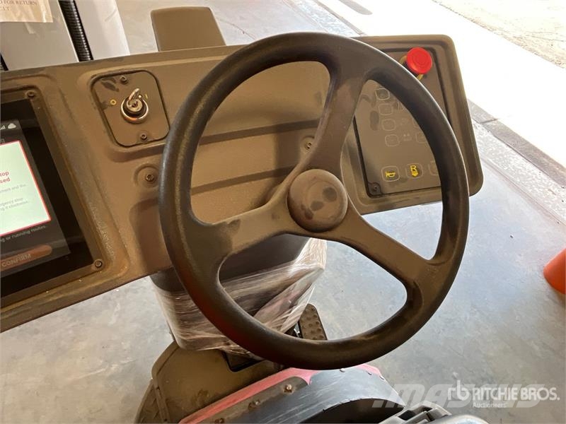 Nilfisk Liberty SC60 X71D Ride-On Electric Floor Scrubber Další přívěsné vozíky