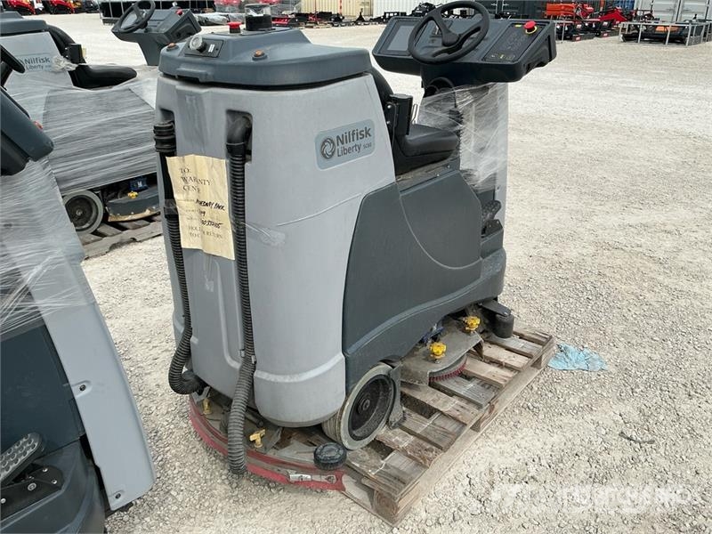 Nilfisk Liberty SC60 X71D Ride-On Electric Floor Scrubber Andre Landbrukshengere