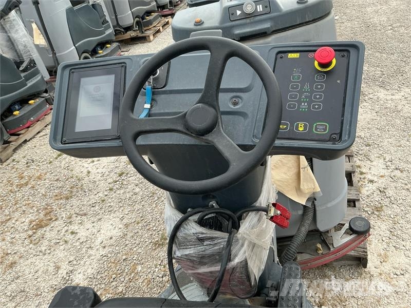 Nilfisk Liberty SC60 X71D Ride-On Electric Floor Scrubber Muut perävaunut