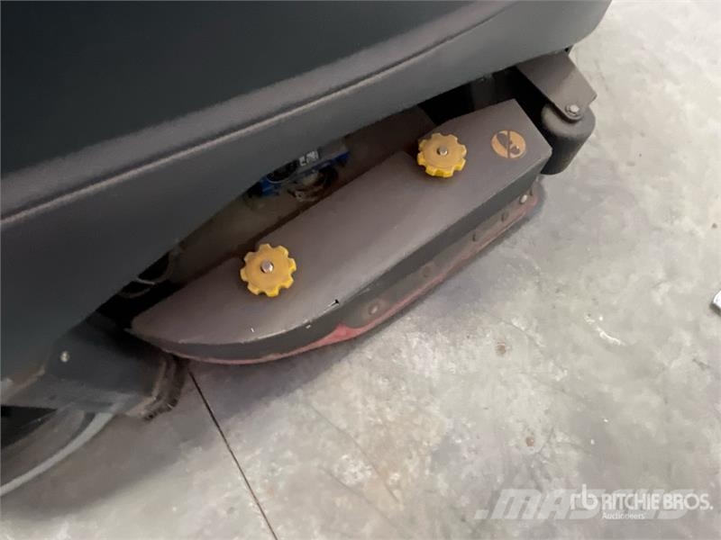 Nilfisk Liberty SC60 X71D Ride-On Electric Floor Scrubber Další přívěsné vozíky