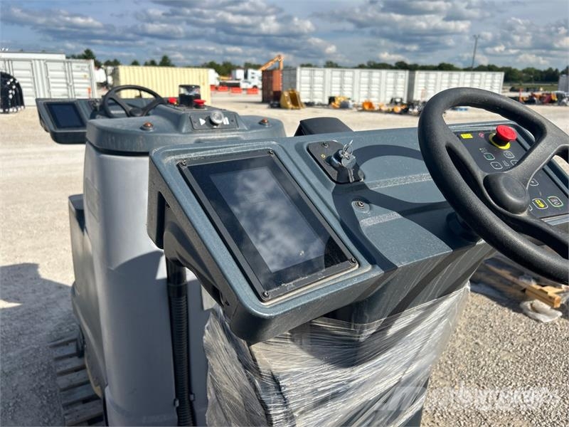 Nilfisk Liberty SC60 X71D Ride-On Electric Floor Scrubber 其他拖车