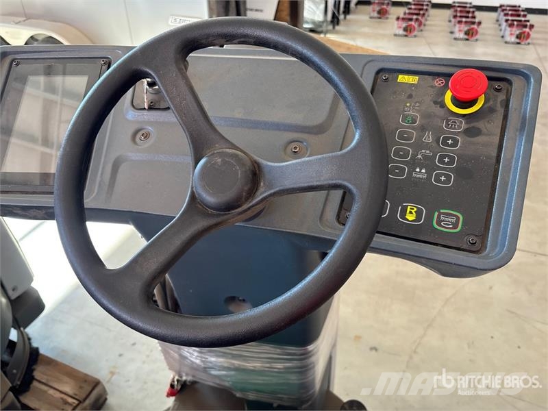 Nilfisk Liberty SC60 X71D Ride-On Electric Floor Scrubber Λοιπές ρυμούλκες