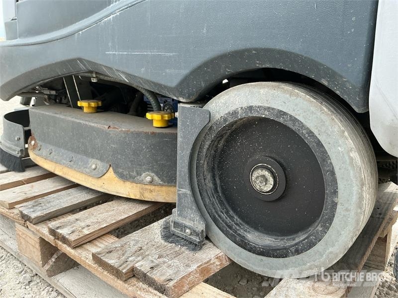 Nilfisk Liberty SC60 X71D Ride-On Electric Floor Scrubber Andre Landbrukshengere