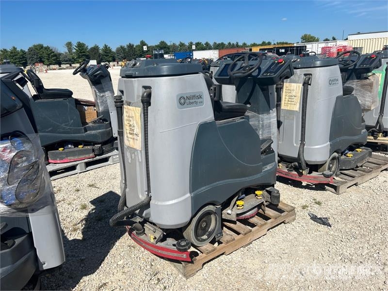Nilfisk Liberty SC60 X71D Ride-On Electric Floor Scrubber Diger römorklar