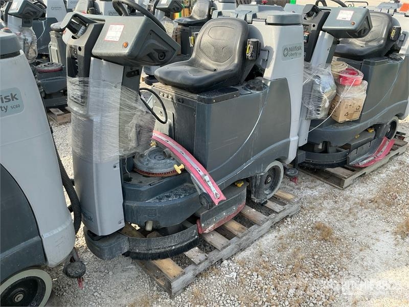 Nilfisk Liberty SC60 X71D Ride-On Electric Floor Scrubber Muut perävaunut