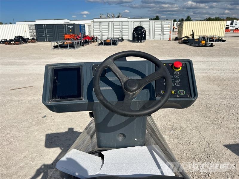 Nilfisk Liberty SC60 X71D Ride-On Electric Floor Scrubber 其他拖车