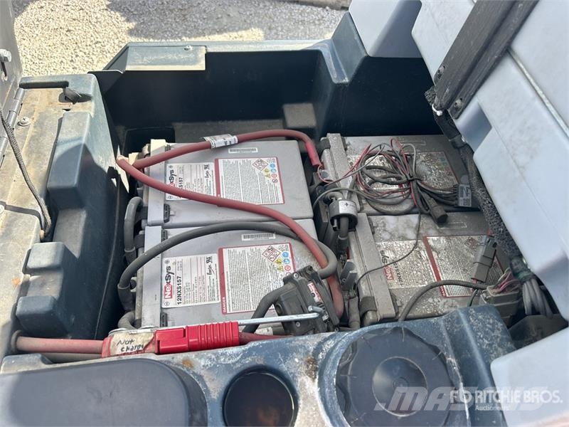 Nilfisk Liberty SC60 X71D Ride-On Electric Floor Scrubber 其他拖车