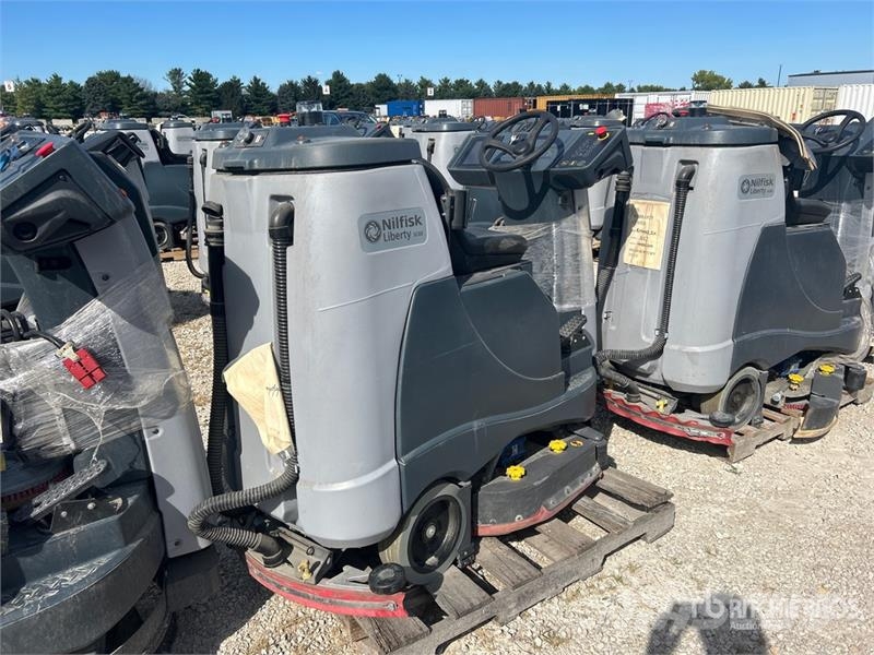 Nilfisk Liberty SC60 X71D Ride-On Electric Floor Scrubber 其他拖车
