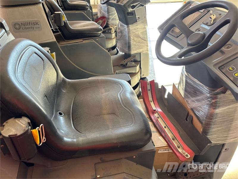 Nilfisk Liberty SC60 X71D Ride-On Electric Floor Scrubber Λοιπές ρυμούλκες