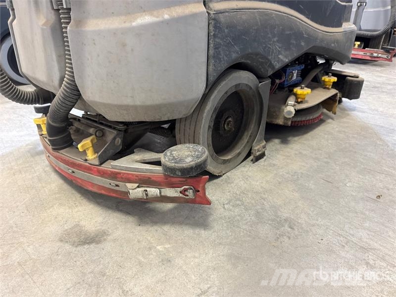 Nilfisk Liberty SC60 X71D Ride-On Electric Floor Scrubber Diger römorklar