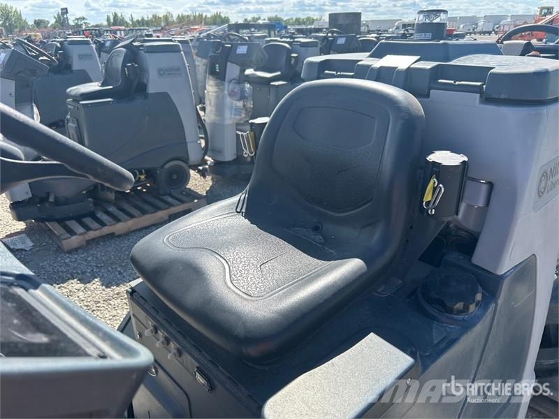 Nilfisk Liberty SC60 X71D Ride-On Electric Floor Scrubber Outros reboques