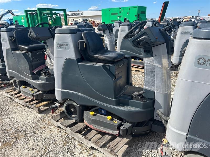 Nilfisk Liberty SC60 X71D Ride-On Electric Floor Scrubber 其他拖车