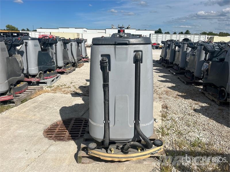 Nilfisk Liberty SC60 X71D Ride-On Electric Floor Scrubber 其他拖车