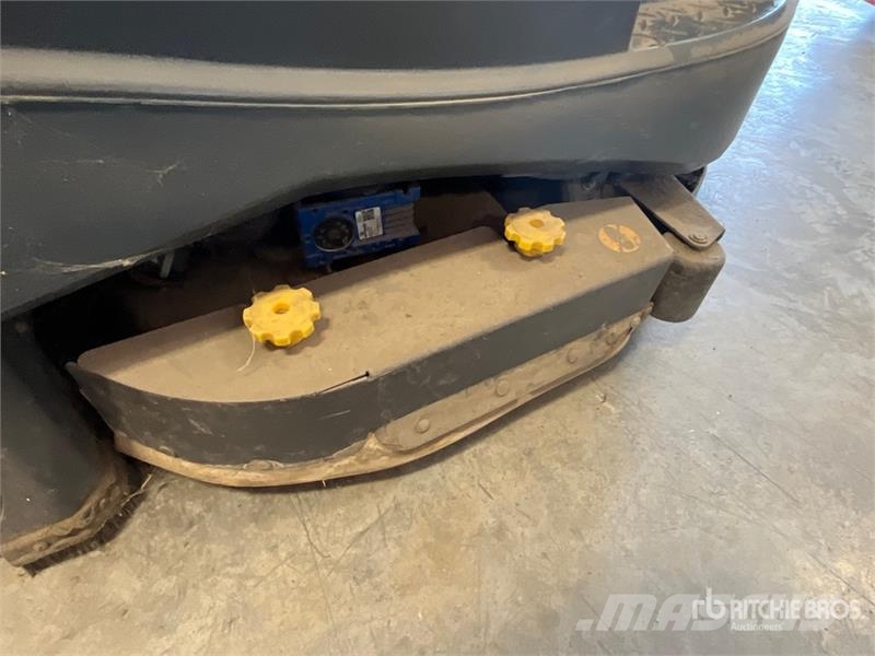Nilfisk Liberty SC60 X71D Ride-On Electric Floor Scrubber Další přívěsné vozíky