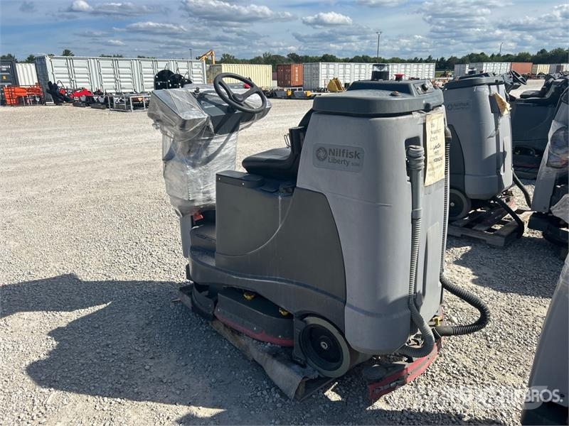 Nilfisk Liberty SC60 X71D Ride-On Electric Floor Scrubber 其他拖车