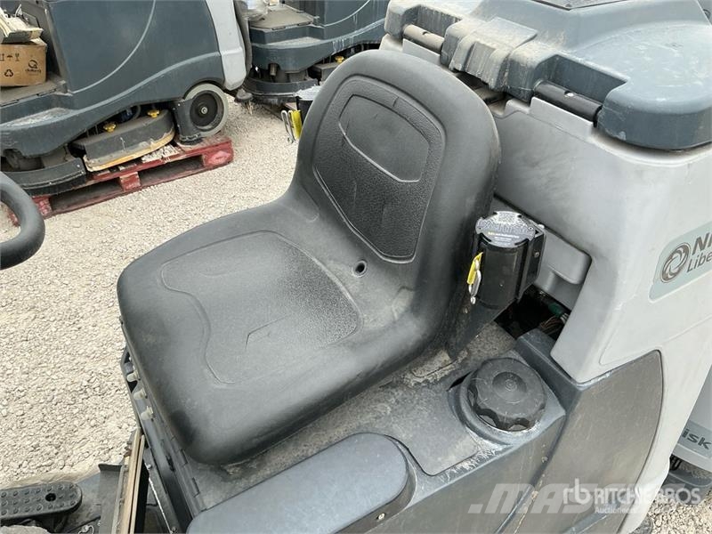 Nilfisk Liberty SC60 X71D Ride-On Electric Floor Scrubber Ostale prikolice