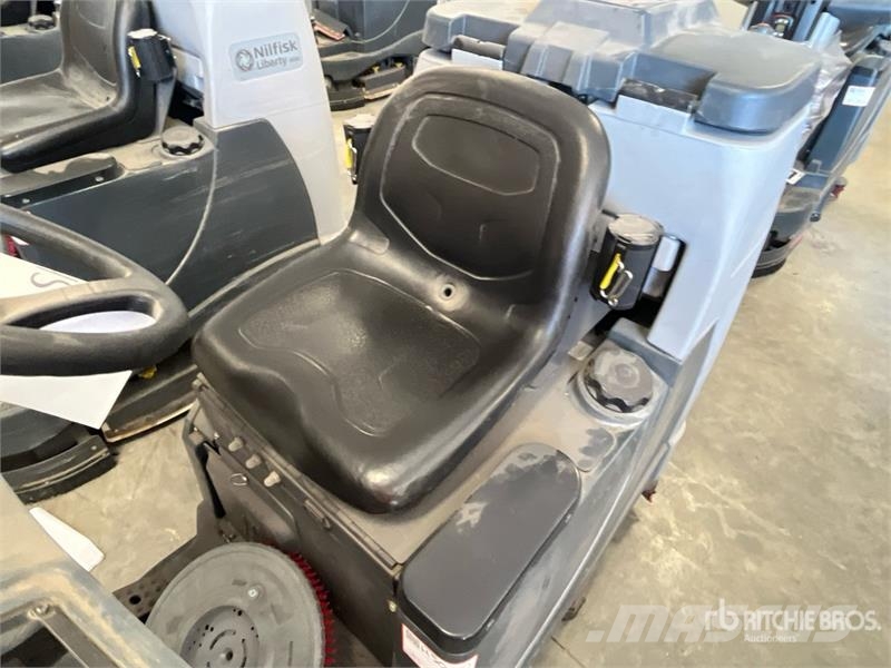 Nilfisk Liberty SC60 X71D Ride-On Electric Floor Scrubber Další přívěsné vozíky