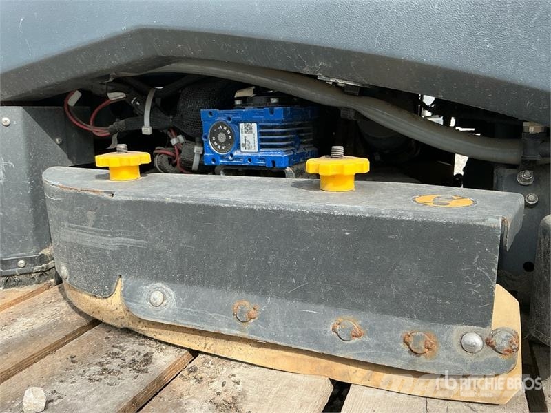 Nilfisk Liberty SC60 X71D Ride-On Electric Floor Scrubber その他トレーラー