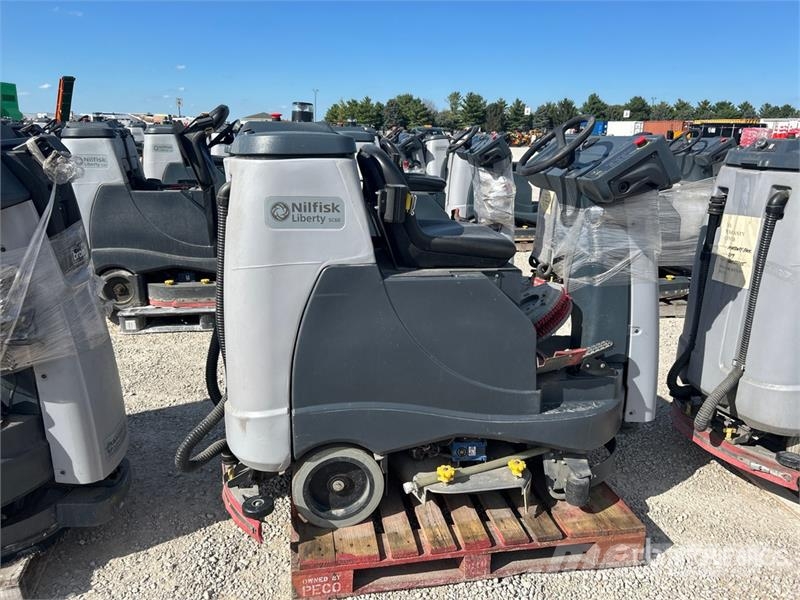 Nilfisk Liberty SC60 X71D Ride-On Electric Floor Scrubber 其他拖车