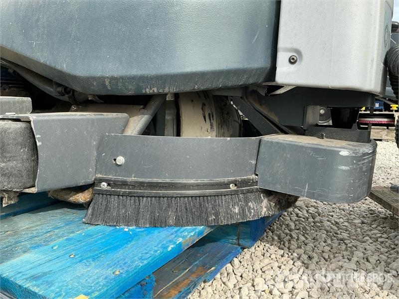 Nilfisk Liberty SC60 X71D Ride-On Electric Floor Scrubber その他トレーラー