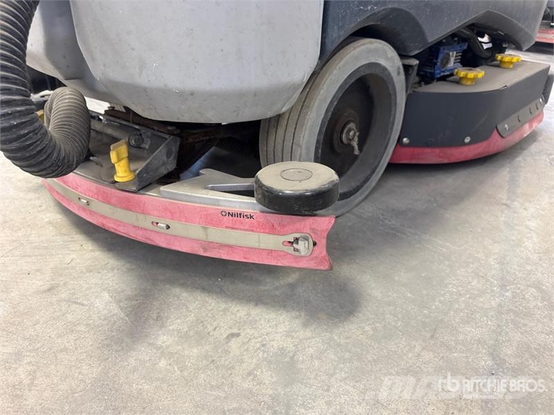 Nilfisk Liberty SC60 X71D Ride-On Electric Floor Scrubber Diger römorklar