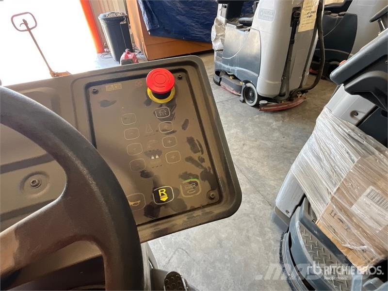 Nilfisk Liberty SC60 X71D Ride-On Electric Floor Scrubber Ostale prikolice