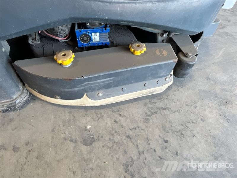 Nilfisk Liberty SC60 X71D Ride-On Electric Floor Scrubber Další přívěsné vozíky