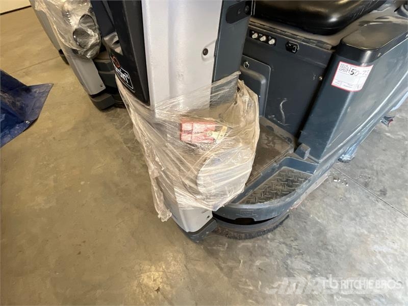 Nilfisk Liberty SC60 X71D Ride-On Electric Floor Scrubber Další přívěsné vozíky