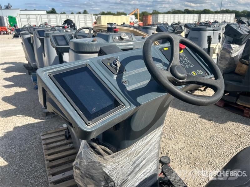 Nilfisk Liberty SC60 X71D Ride-On Electric Floor Scrubber 其他拖车