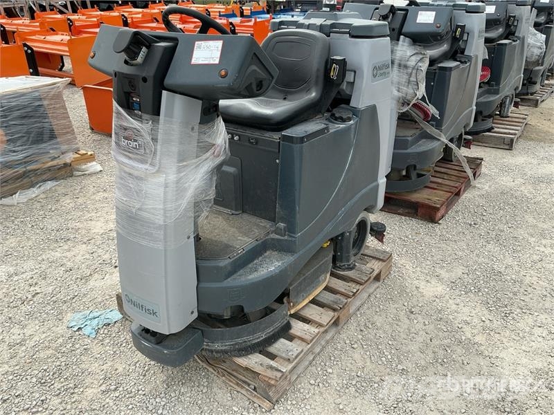 Nilfisk Liberty SC60 X71D Ride-On Electric Floor Scrubber Andre Landbrukshengere